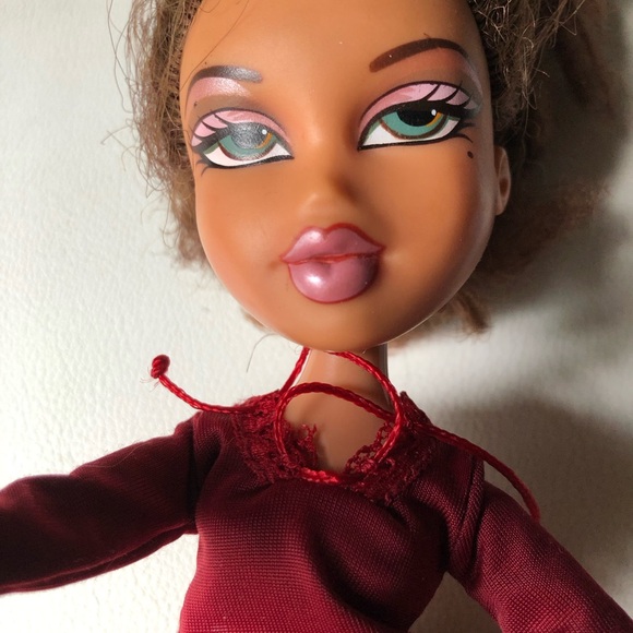 Bratz First Edition Yasmin Doll 2001 MGA Entertainment Long Hair Red Shirt - Picture 8 of 9